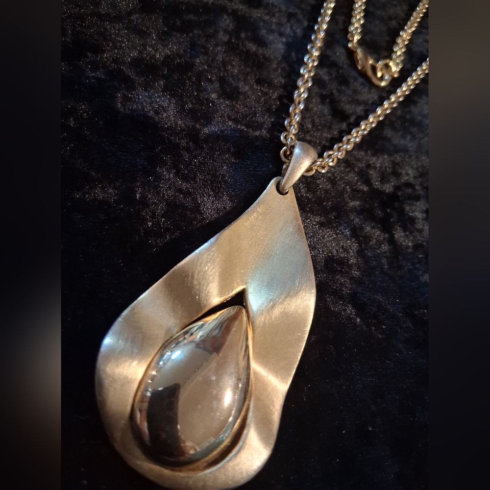 Elegant Gold Brushed & Polished Tear Drop Pendant Necklace 32 In Long .